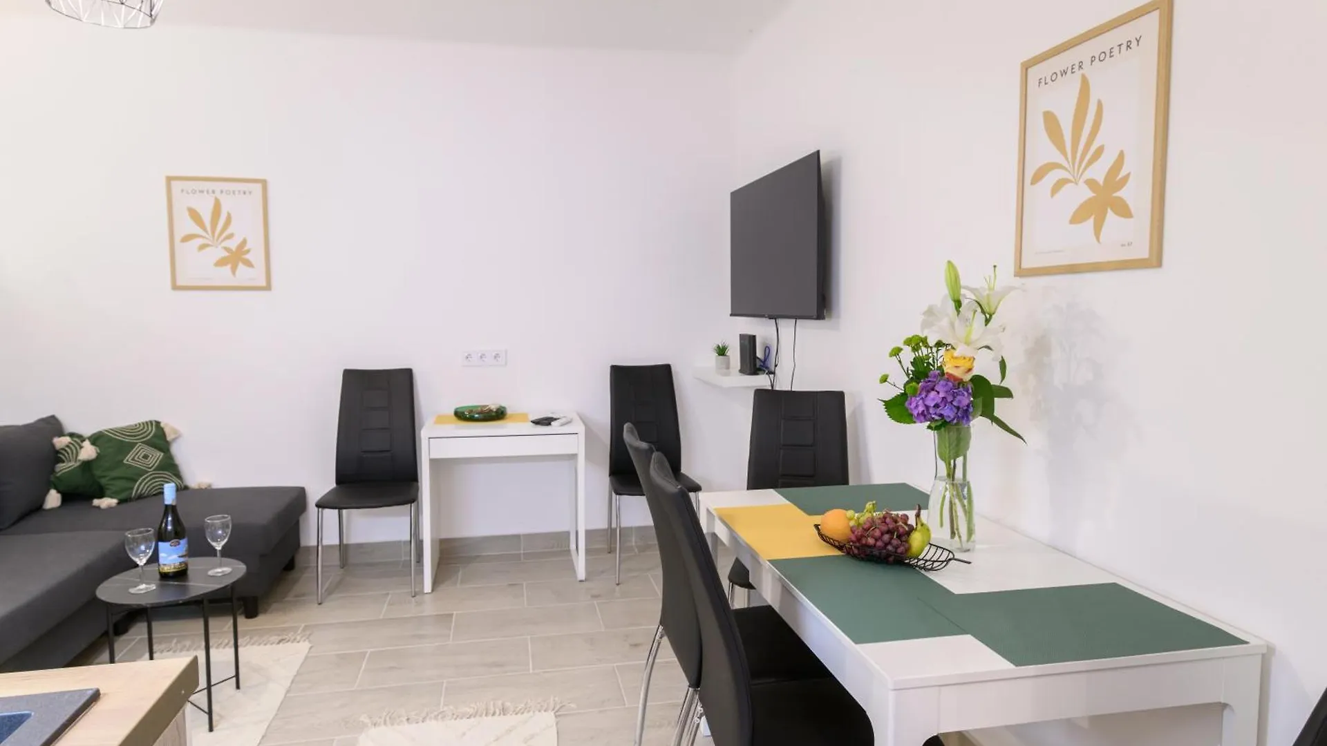 Zentrea Apartman Eger Hungary